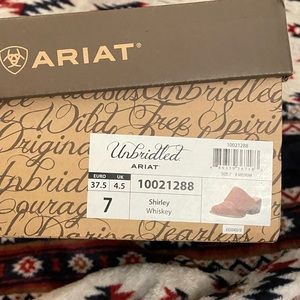 **SOLD** Unbridled Ariat Mule Sz 7 NIB